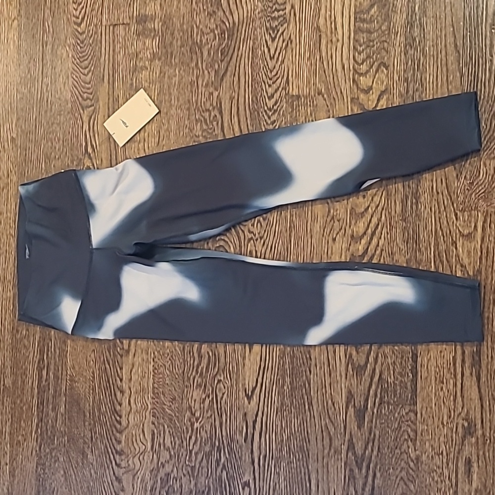 Nike Women's small dri fit yoga Leggings, NWT, Black, gray, blue